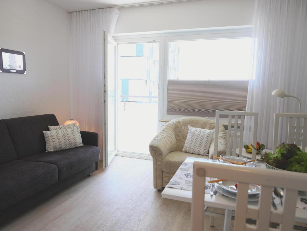 Apartment Einfaches 2-zimmer-appartement Mit Balkon. *