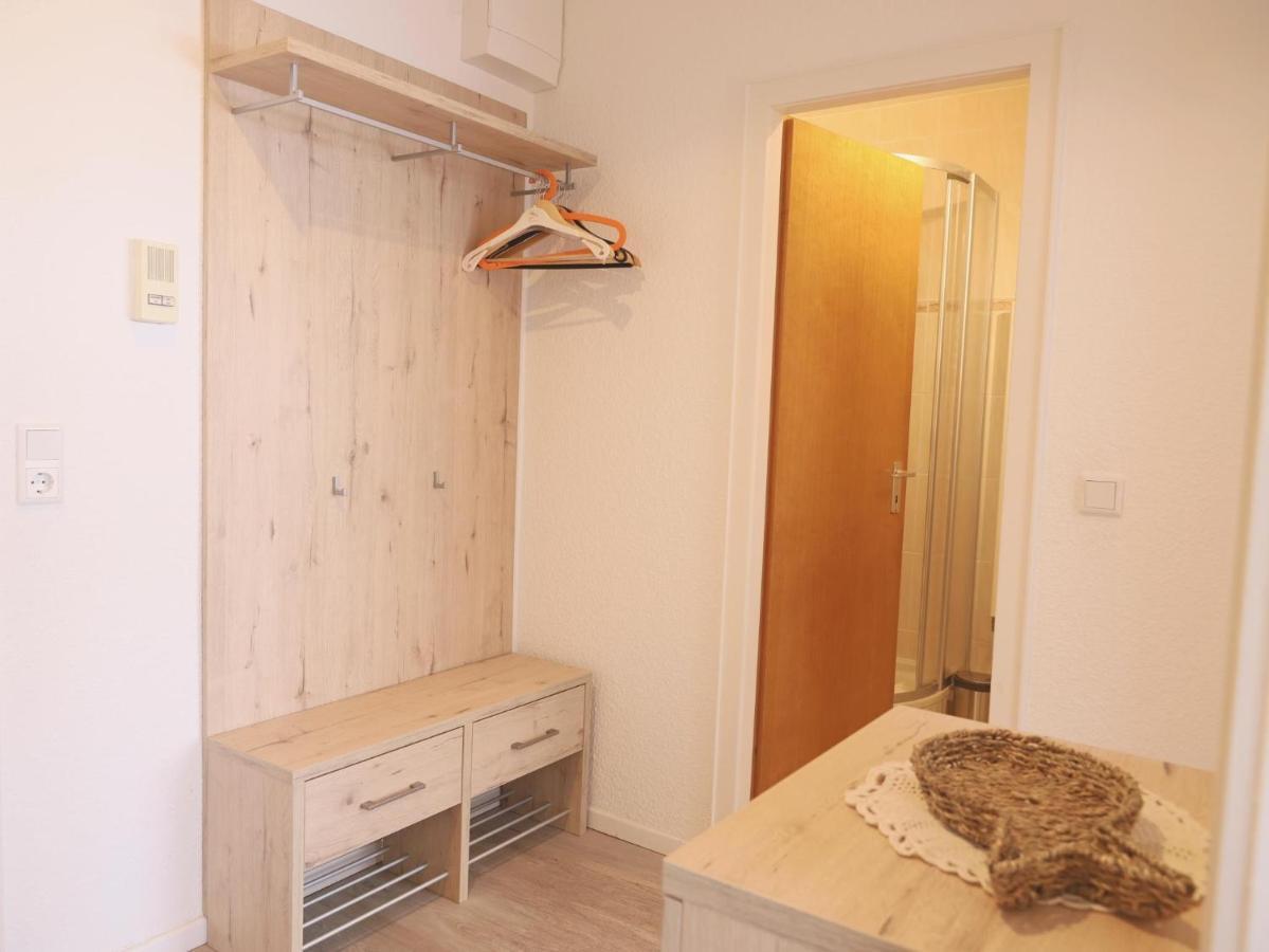 Einfaches 2-zimmer-appartement Mit Balkon. *