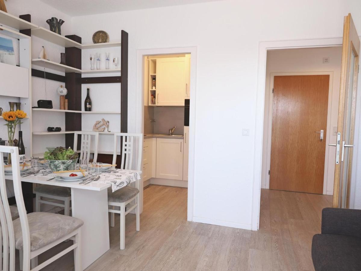 Apartment Einfaches 2-zimmer-appartement Mit Balkon. *