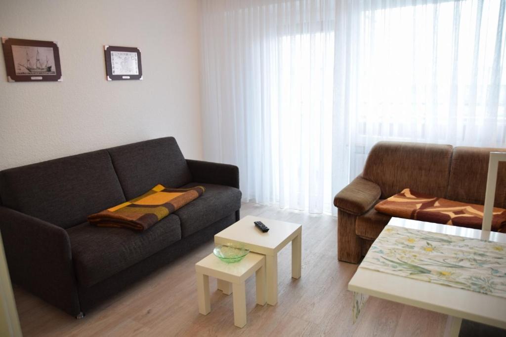 Einfaches 2-zimmer-appartement Mit Balkon. Apartment *